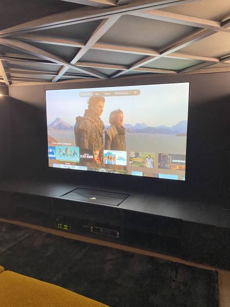 Création d’une salle de cinéma privée luxueuse dans une maison d’architecte à Lyon